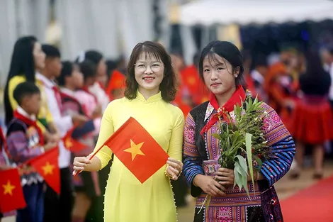 Thời tiết ngày khai giảng: Bắc Bộ nắng nóng cục bộ, Nam Bộ đề phòng mưa lớn