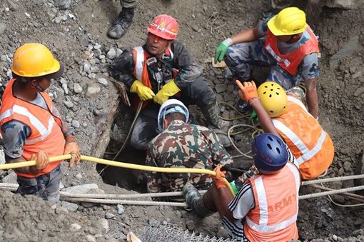 Vietnam provides 300,000 USD in emergency humanitarian aid for Nepal