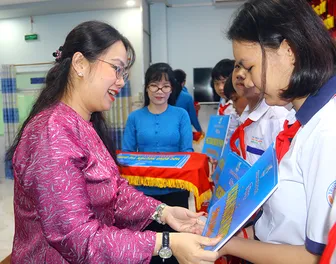 Đồng hành cùng học sinh hoàn cảnh khó khăn