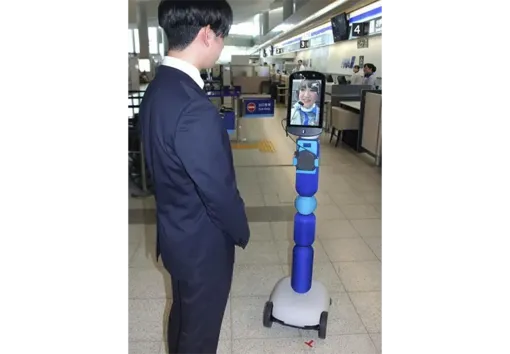 Nhật Bản triển khai robot hỗ trợ hành khách từ xa tại các sân bay