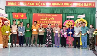 Xuất quân hỗ trợ xóa nhà tạm, nhà dột nát tại xã Hồ Đắc Kiện