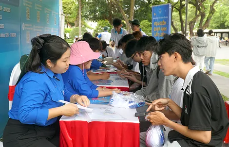 Tiếp sức cho tân sinh viên