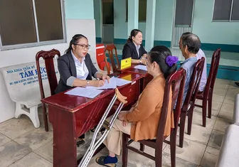 Đồng hành và bảo vệ quyền lợi người yếu thế