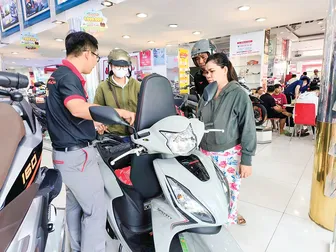 Sôi động cuộc đua mẫu mã và nhiều ưu đãi