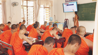 បរិយាកាស​ចាប់​ផ្តើម​ឆ្នាំ​សិក្សា​ថ្មី​នៅ​សា​លា​មធ្យម​សិក្សា​បំ​ពេញ​វិជ្ជា​បា​លី​ណាម​បូ​