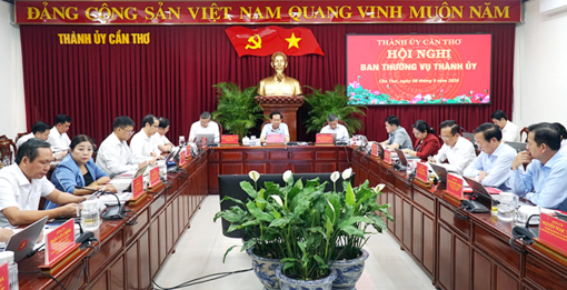 គណៈអចិន្ត្រៃយ៍នៃគណៈកម្មាធិរបក្សទីក្រុងកឹងធើ ឯកភាពគោលការណ៍អនុវត្តសំណង់ គម្រោង និងបញ្ហាសំខាន់ៗមួយចំនួន