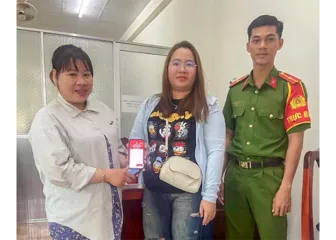 Trả lại hơn 22 triệu đồng cho người chuyển khoản nhầm