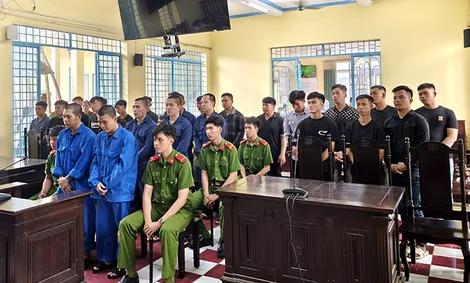 Xét xử vụ án 2 nhóm thanh niên mang hung khí hỗn chiến ở quốc lộ 91