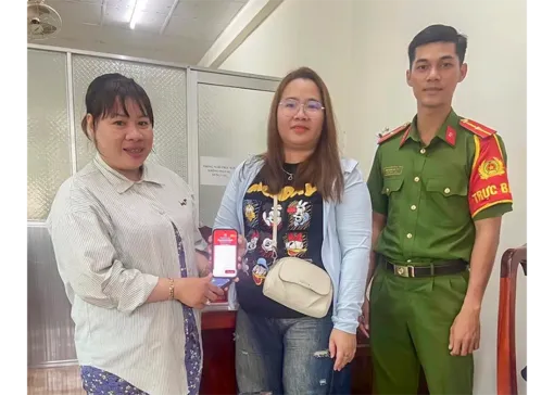 Trả lại hơn 22 triệu đồng cho người chuyển khoản nhầm