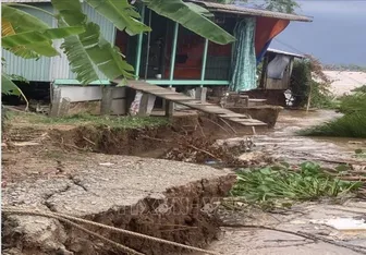 Tiếp tục sạt lở bờ sông Hậu, 4 hộ dân phải di dời khẩn cấp