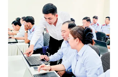 Hướng tới chính quyền số hiện đại, minh bạch