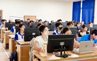Giáo dục đại học thời đại số: Đào tạo những “cỗ máy tri thức” hay kiến tạo con người bản lĩnh?