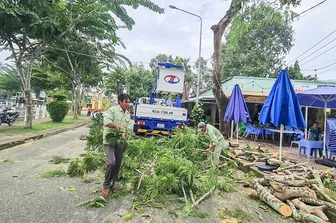 Đề phòng mưa lớn, giông lốc kéo dài trong những ngày tới