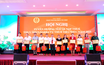 ទី​ក្រុង​កឹង​ធើ ស្ងើច​សរសើរ​អ្នក​បង់​ពន្ធ​គំ​រូ ២៤៩ នាក់​ឆ្នាំ ២០២៥