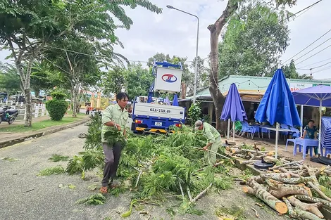 Đề phòng mưa lớn, giông lốc kéo dài trong những ngày tới