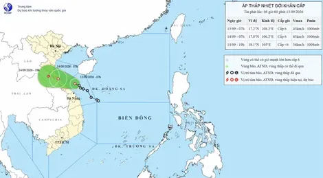 Áp thấp nhiệt đới giữ cường độ, di chuyển nhanh trên vùng biển Quảng Trị-Huế
