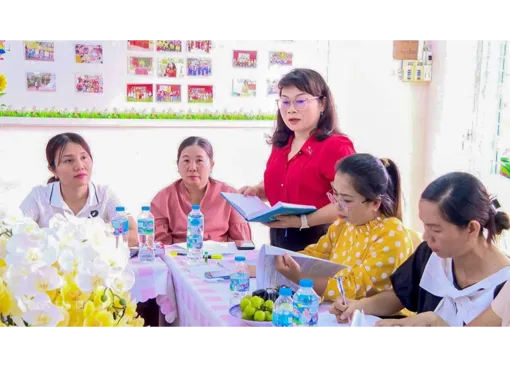 Phát huy vai trò phụ nữ trong giám sát, phản biện xã hội