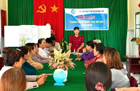 Tổ chức “Tháng nghe phụ nữ nói” vào tháng 10 hằng năm