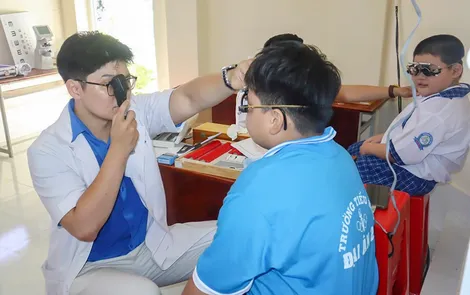 Chương trình “Vì đàn em thân yêu” đến với thiếu nhi hoàn cảnh khó khăn xã Trần Đề