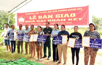 Phường Khánh Hòa bàn giao 27 căn nhà Đại đoàn kết