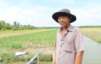 ដាំខ្ទឹមស្លឹកលើដីស្រែ រកបានប្រាក់ចំណូលបង្គួរ