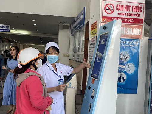 Cần Thơ đẩy mạnh tích hợp sổ sức khỏe điện tử và các loại giấy tờ trên VNeID
