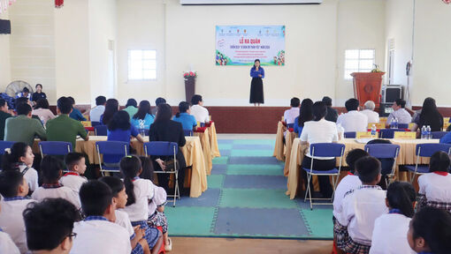 "ដើម្បី​ប្អូន​ៗជា​ទី​ស្រ​ឡាញ់​" -បណ្តុះ​ក្ដី​ស្រ​ឡាញ់​ ជំ​រុញ​ដំ​ណើរ​ទៅ​សា​លា​