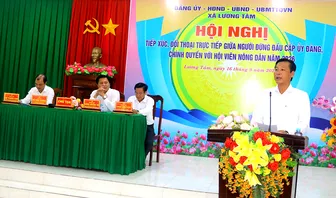Người đứng đầu cấp ủy Đảng, chính quyền xã Lương Tâm đối thoại với hội viên, nông dân
