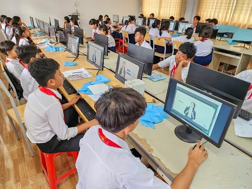 Các cơ sở giáo dục trung học tích cực chuyển đổi số