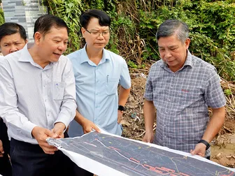 Thường trực HĐND TP Cần Thơ khảo sát tình hình thực hiện dự án xây dựng và nâng cấp, mở rộng đường tỉnh 923
