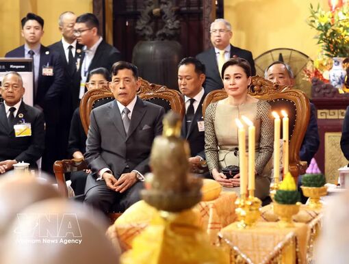 Thai King, Queen visit Quan Su pagoda for prayer ceremony