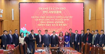 Thường trực Thành ủy tiếp Đoàn công tác Hàn Quốc