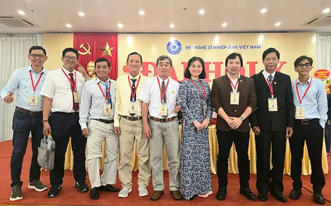 Đoàn nghệ sĩ nhiếp ảnh TP Cần Thơ dự Đại hội đại biểu toàn quốc Hội Nghệ sĩ nhiếp ảnh Việt Nam lần thứ X