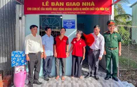 Xã Đông Thuận bàn giao nhà cho con đẻ người hoạt động kháng chiến bị nhiễm chất độc hóa học
