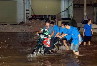 Ngừa nguy cơ mắc bệnh từ nguồn nước trong mùa mưa lũ