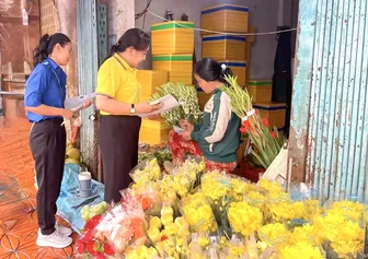 Đa dạng kênh thông tin, tuyên truyền chủ trương, chính sách và pháp luật đến người dân