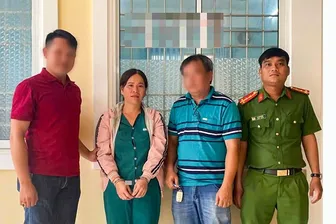 Bắt đối tượng truy nã đập phá xe của chồng cũ
