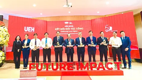 Tăng cường kết nối giữa Đại học Kinh tế TP Hồ Chí Minh với đối tác khu vực công
