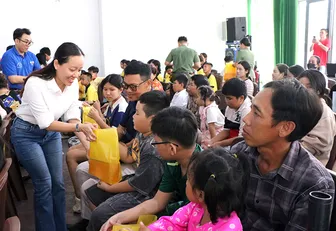Nhiều hoạt động vui Tết Trung thu cho thiếu nhi hoàn cảnh khó khăn