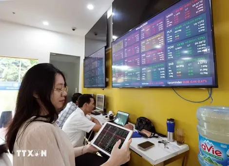 Sau nâng hạng, chứng khoán Việt Nam bước vào "vũ trụ" đầu tư toàn cầu