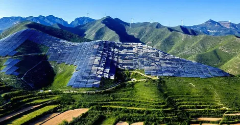 Năng lượng Mặt trời đang rẻ chưa từng có