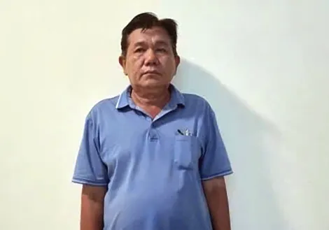 Tiếp nhận đối tượng truy nã đặc biệt nguy hiểm ra đầu thú
