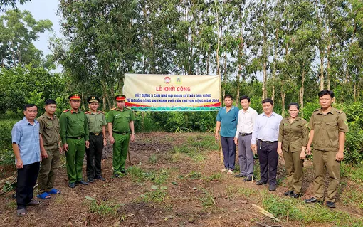 Khởi công xây dựng 5 căn nhà Đại đoàn kết tặng hộ khó khăn