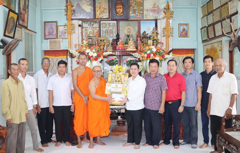 គោ​លន​យោ​បាយ​ជន​ជាតិ​បង្ក​កម្លាំង​ចលករ​ឱ្យ​ជន​រួម​ជាតិ​ខ្មែរ​ឈាន​ឡើង​