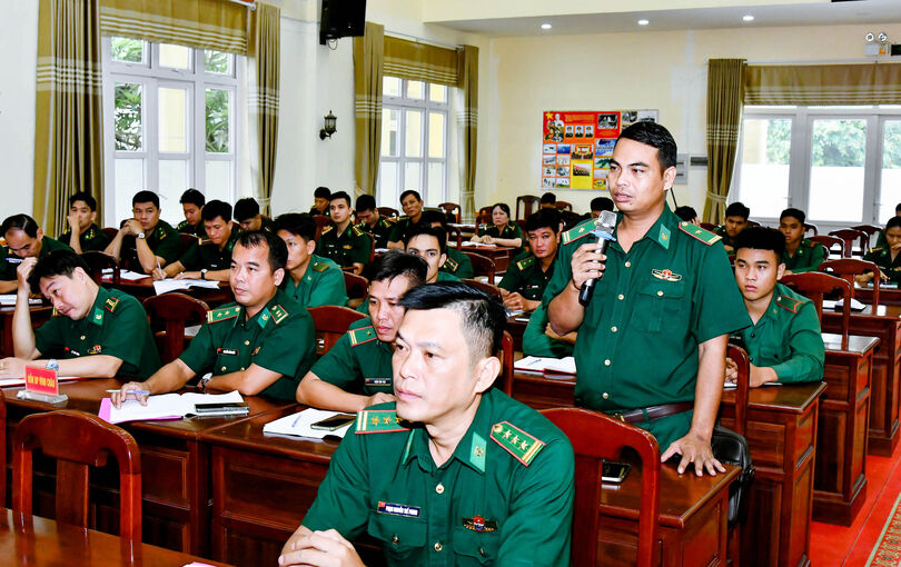 កង​ទ័ព​ការ​ពារ​ព្រំ​ដែន​ទី​ក្រុង​កឹង​ធើ​ ចាត់​តាំង​កិច្ច​ប្រ​ជុំ​ពិភាក្សា​ប្រ​ជា​ធិ​បតេយ្យ​