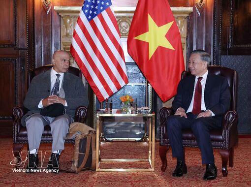 Party General Secretary and President meets with Communist Party USA leaders in New York