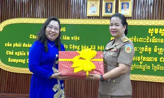 Đoàn công tác TP Cần Thơ thăm và làm việc tại tỉnh Kampong Chhnang