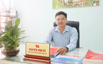 កសាង​កង​ជួរ​បក្ខ​ជន​ខ្មែរ​ ពង្រឹង​"ស្នូល​"នយោ​បាយ​នៅ​មូល​ដ្ឋាន​