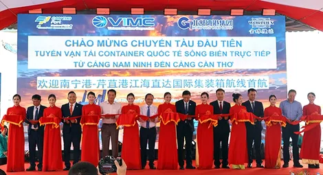 Chính thức vận hành tuyến vận tải container quốc tế sông biển trực tiếp từ Cảng Nam Ninh, Trung Quốc đến Cảng Cần Thơ