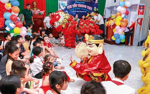 Đầm ấm lễ hội trăng rằm